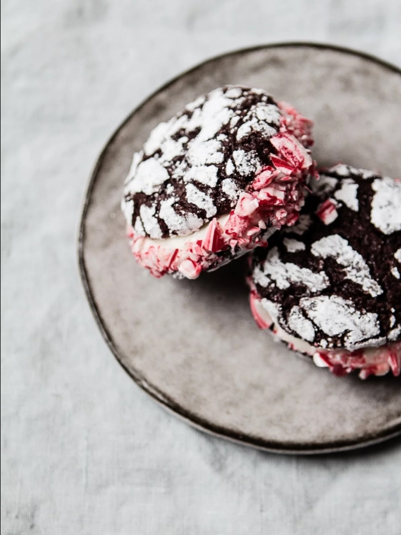 crinkle cookies with candy cane