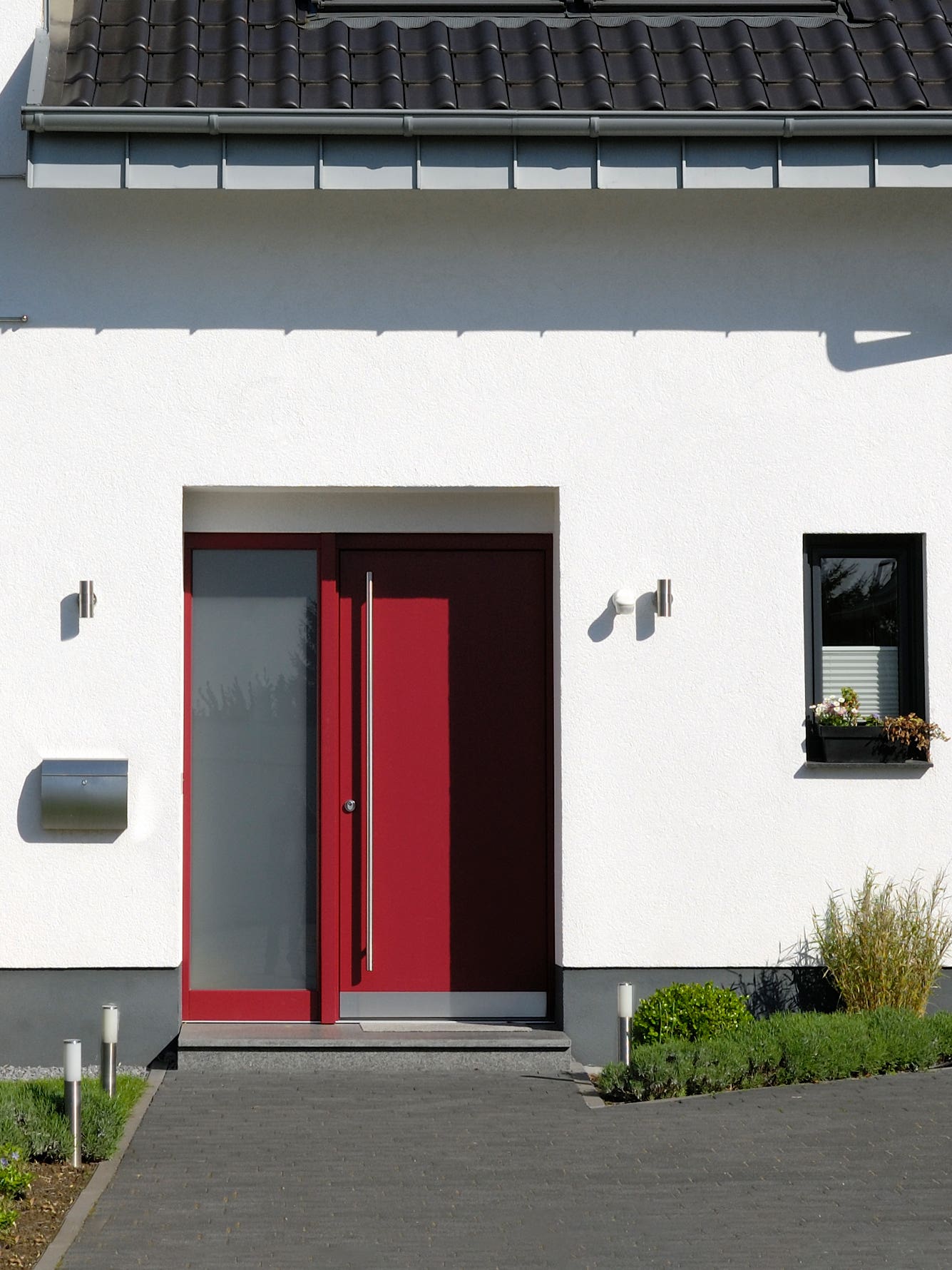 whtie house with red door
