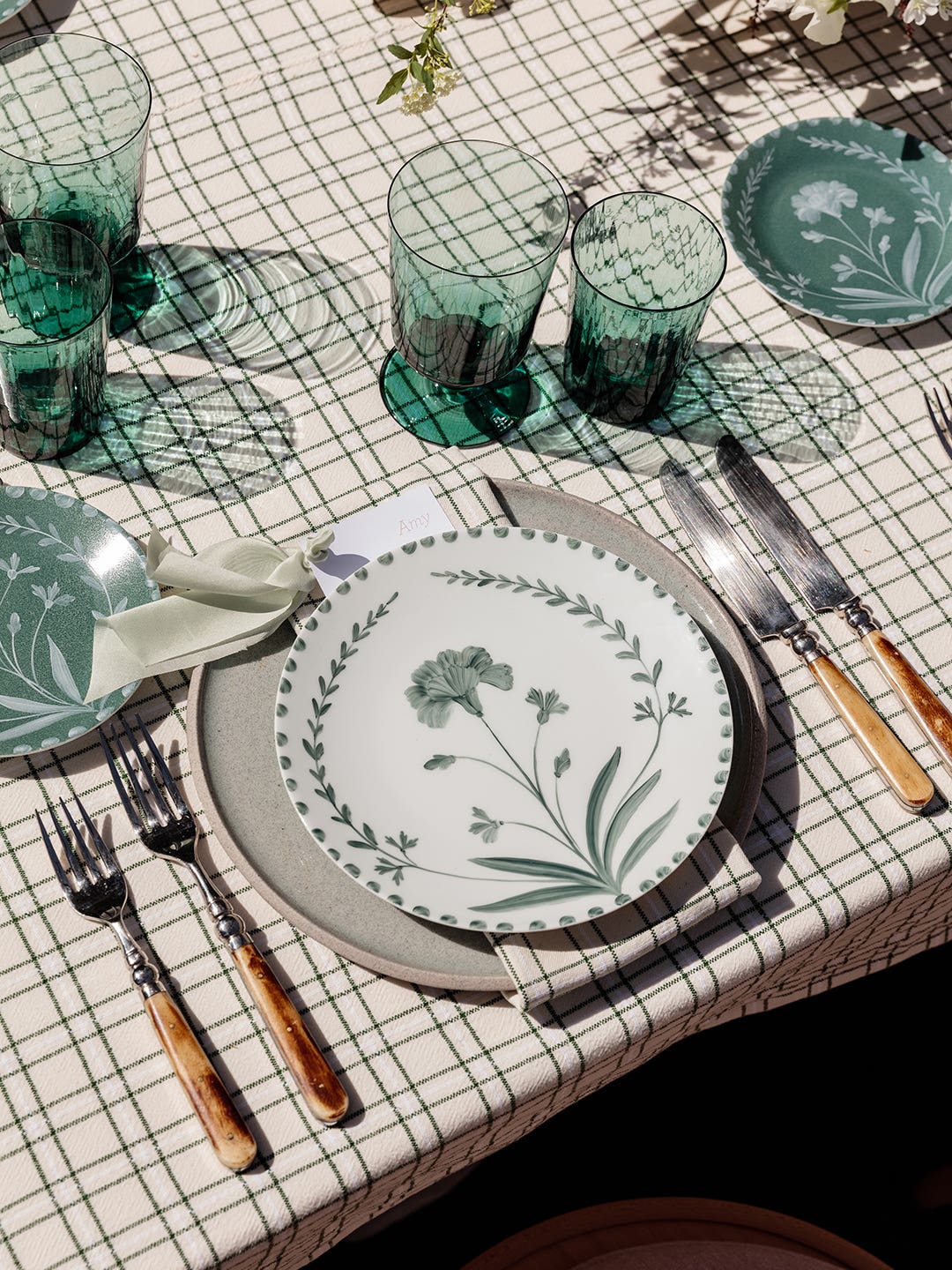 Set Your Dinner Table for Spring to Lift Your Spirits