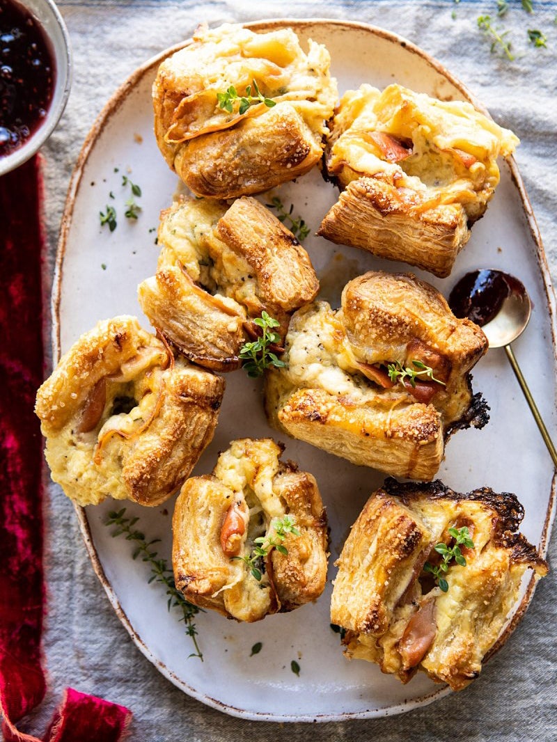cheese and prosciutto croissants