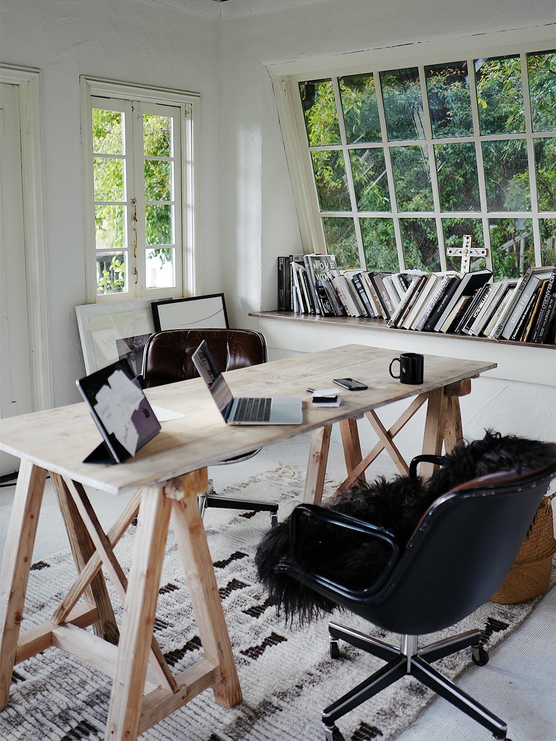 black modern chair with wood desk