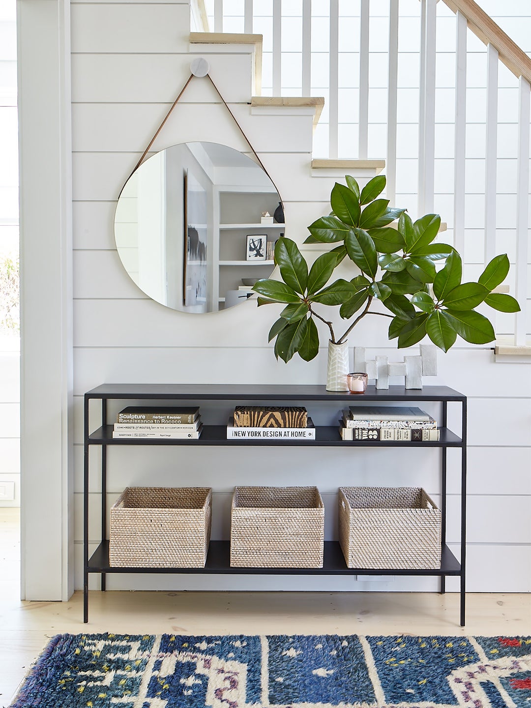 6 Entryway Rug Ideas To Inspire Your, What Kind Of Rug Goes In Entryway Table