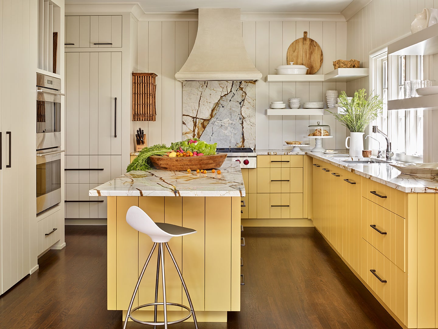 Yellow kitchen with open shelving