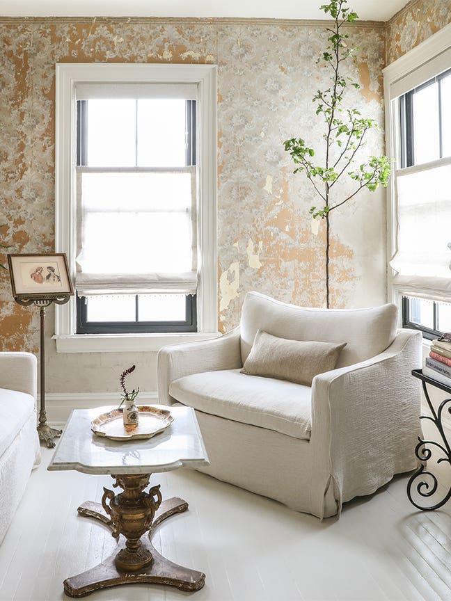 plaster wallpaper white chair living room