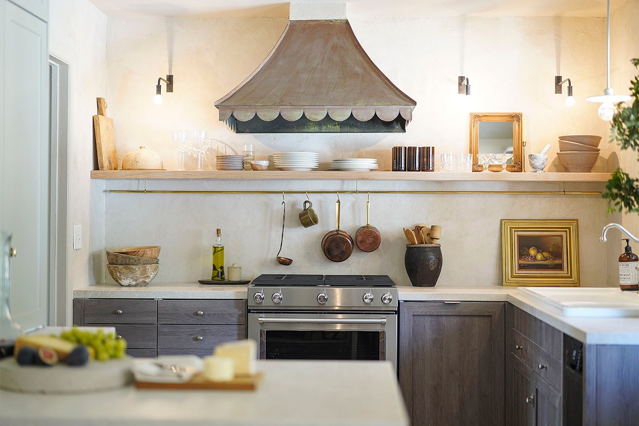 kitchen with scalloped hood