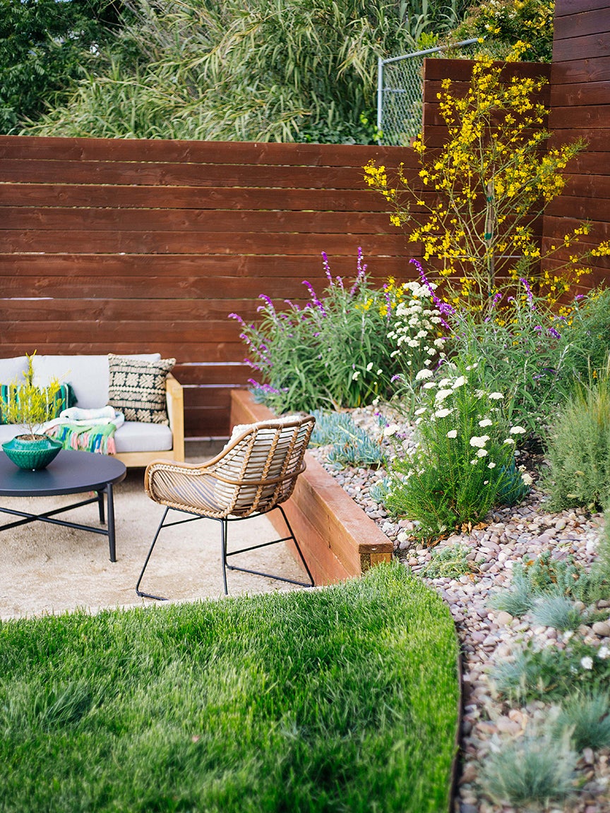 outdoor garden and gravel sitting area