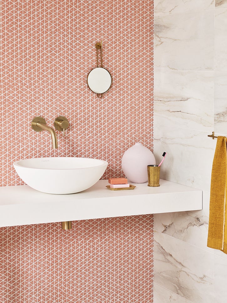 7 Mosaic Bathroom Tiles That Ll Make, White Mosaic Shower Tiles