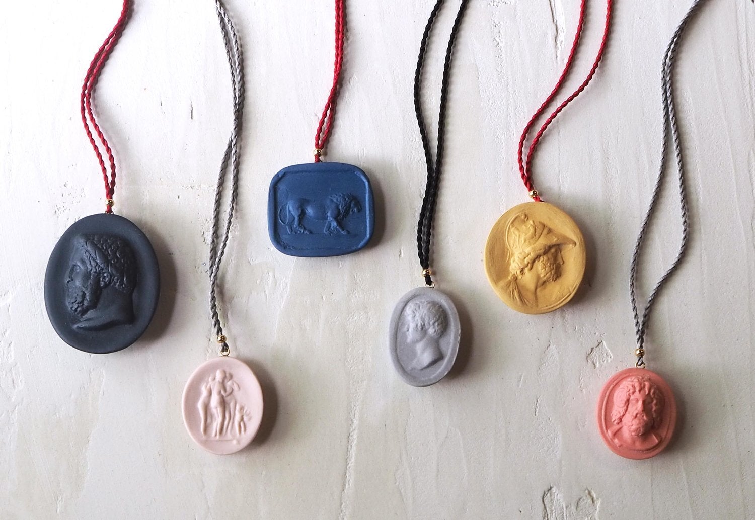 We Found the Best Rugs, Pottery, and More to Shop on Small Business Saturday