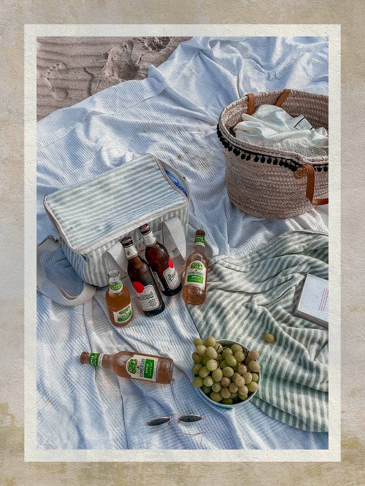 The 12 Best Picnic Blankets for When the Park Is Calling Your Name
