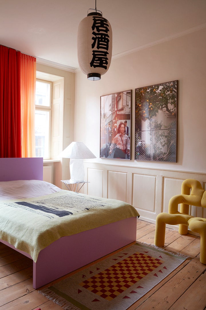 Bedroom with pink Malm bed