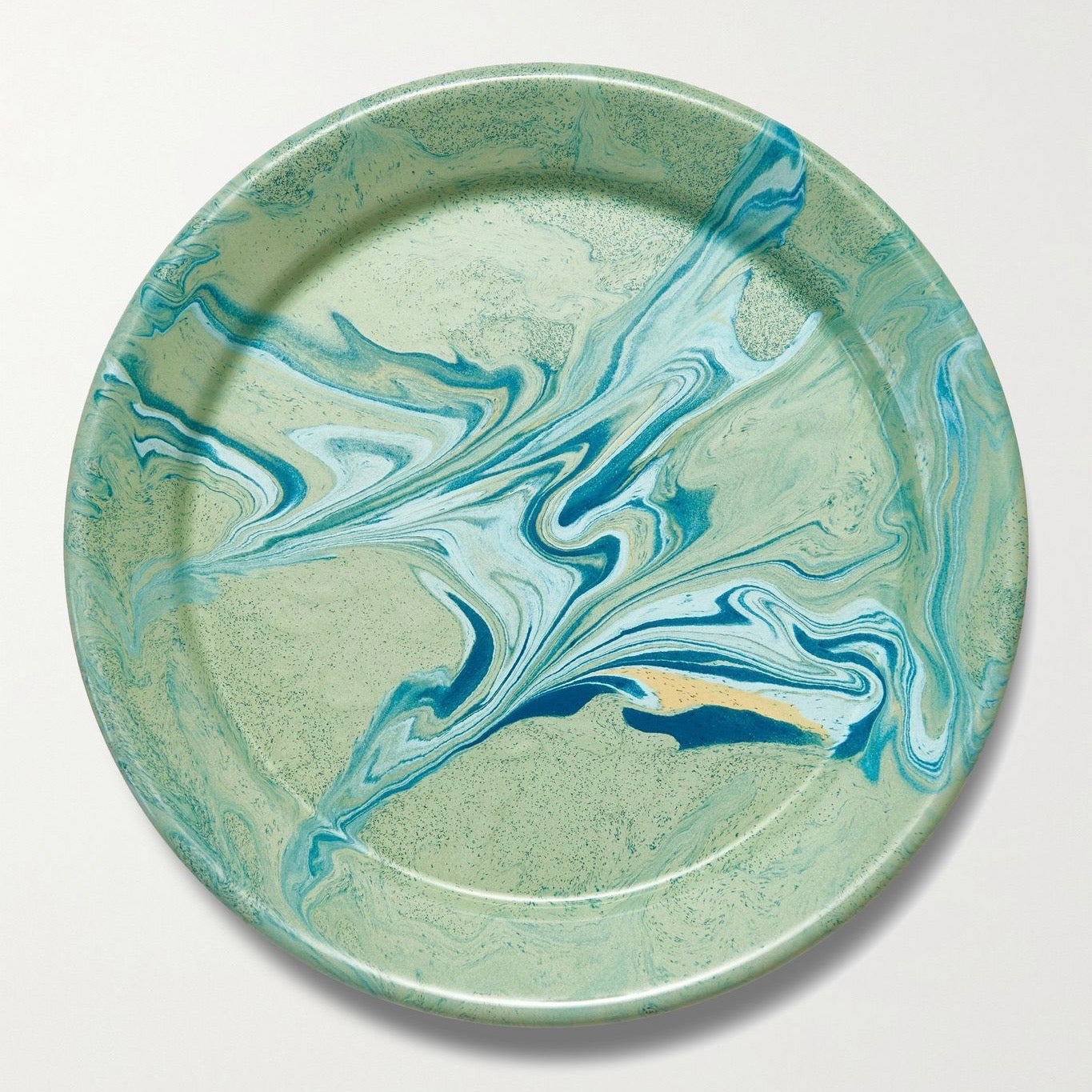 Clumsy Friends and Chic Outdoor Parties Can Coexist With This Unbreakable Dinnerware