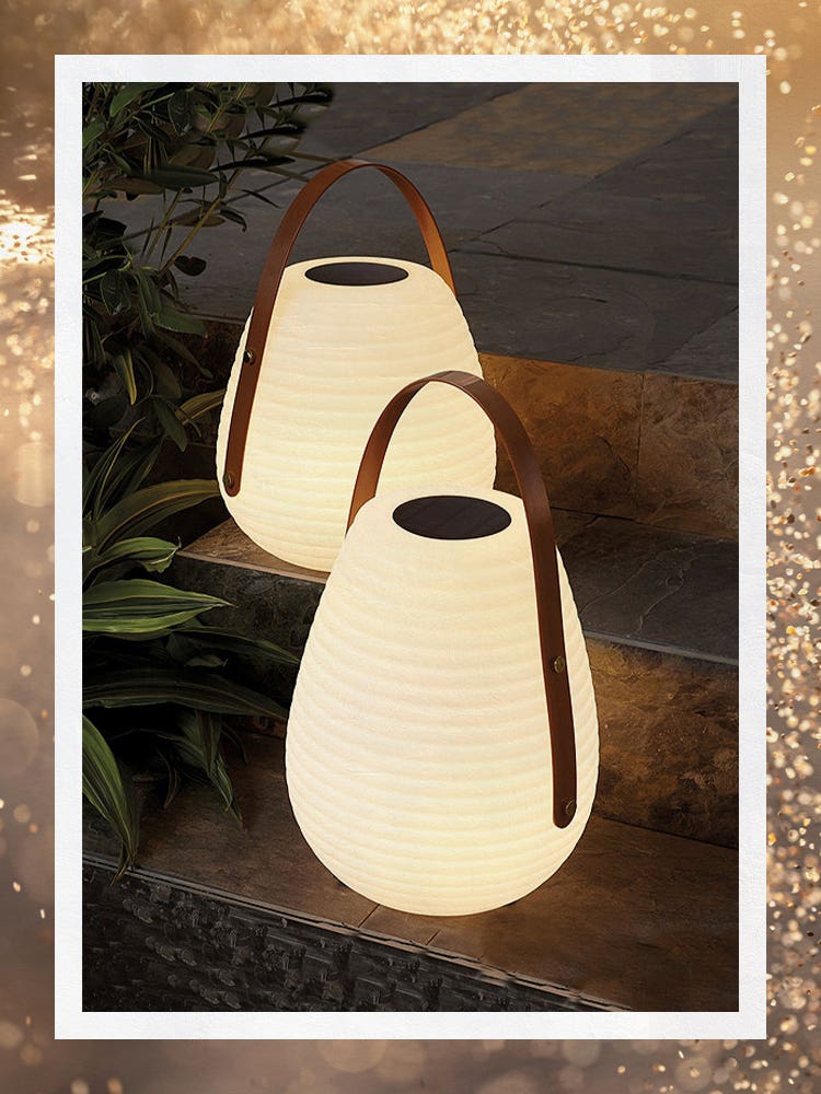 When the Sun Goes Down, the Best Outdoor Solar Lights Turn On