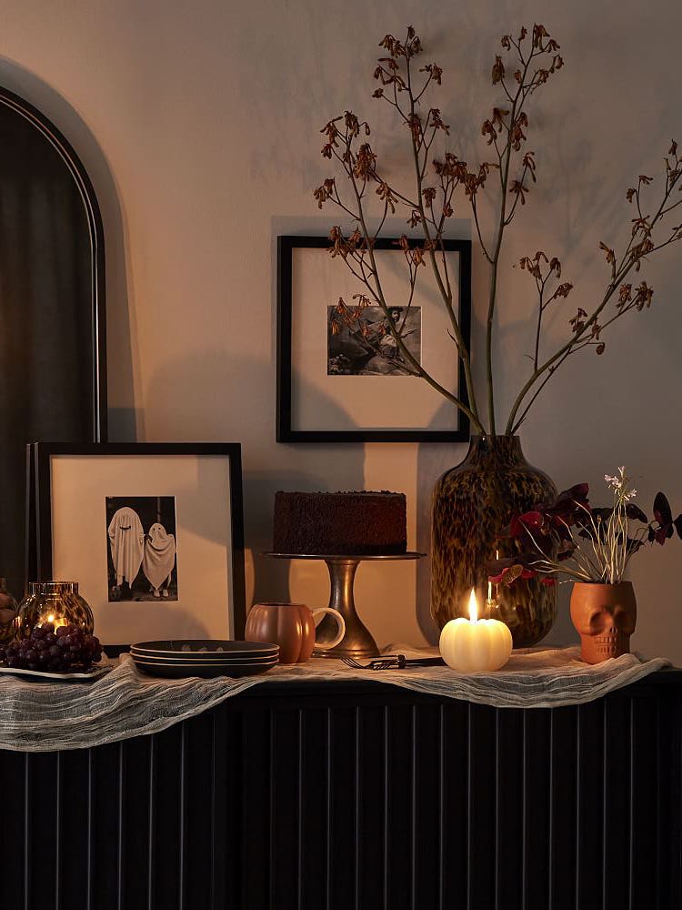 28 Halloween Decorations That Are Spooky and Stylish All at Once