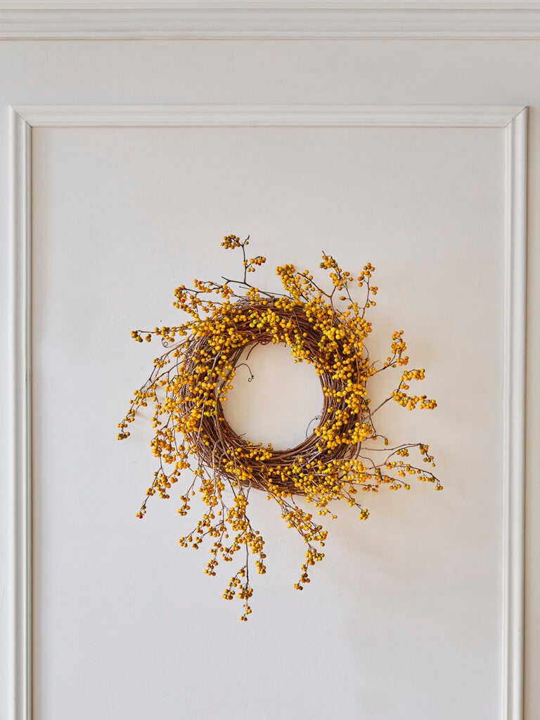 wreath with yellow branches 