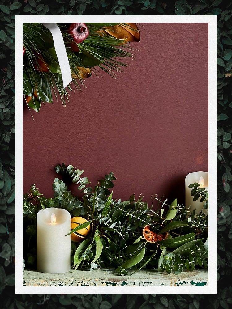 Deck the Halls With the 8 Best Christmas Garlands