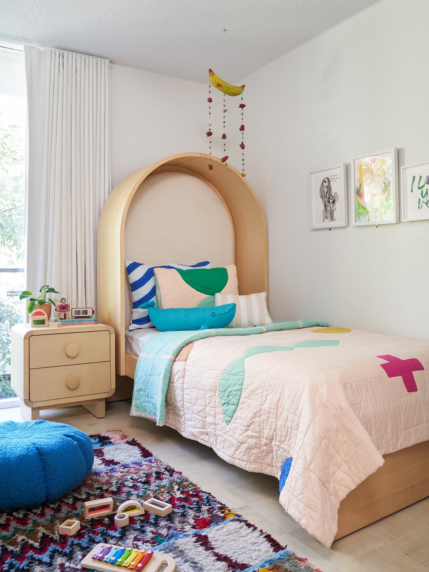 A Modern Canopy Bed and Cozy Reading Nook Make These Sibling Spaces Extra-Special