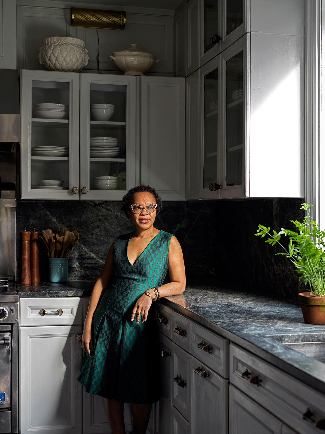 This Designer Saved Big With Secondhand Kitchen Cabinets—And Put the Scraps to Use