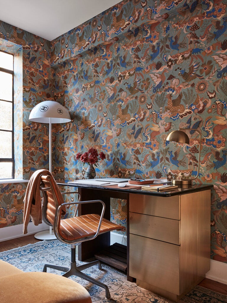A Maximalist Wallpaper Appears Not Once But Twice in This Brooklyn Apartment