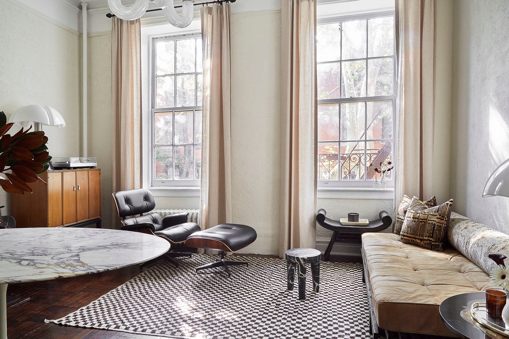 Madelynn Furlong Elevated Her “Ugly Duckling” NYC Apartment One Paint Job at a Time