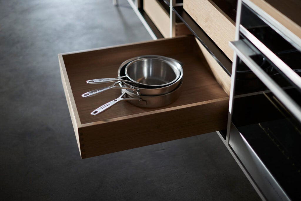 drawer with pots