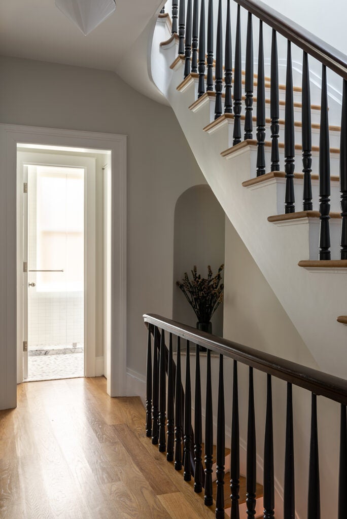curving stair handrail
