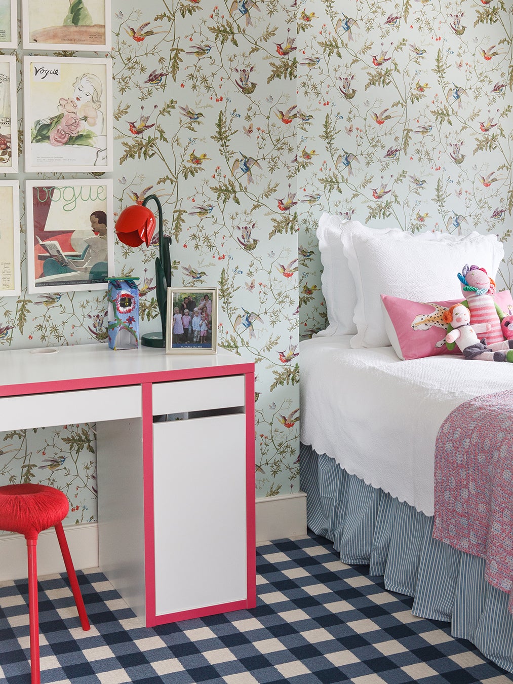 Pattern-on-Pattern Is the Opposite of Childish in This Little Girl’s Bedroom