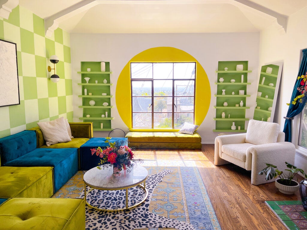 Planning This L.A. Loft’s Ceiling Paint Project Simply Required a Pencil and a Broomstick
