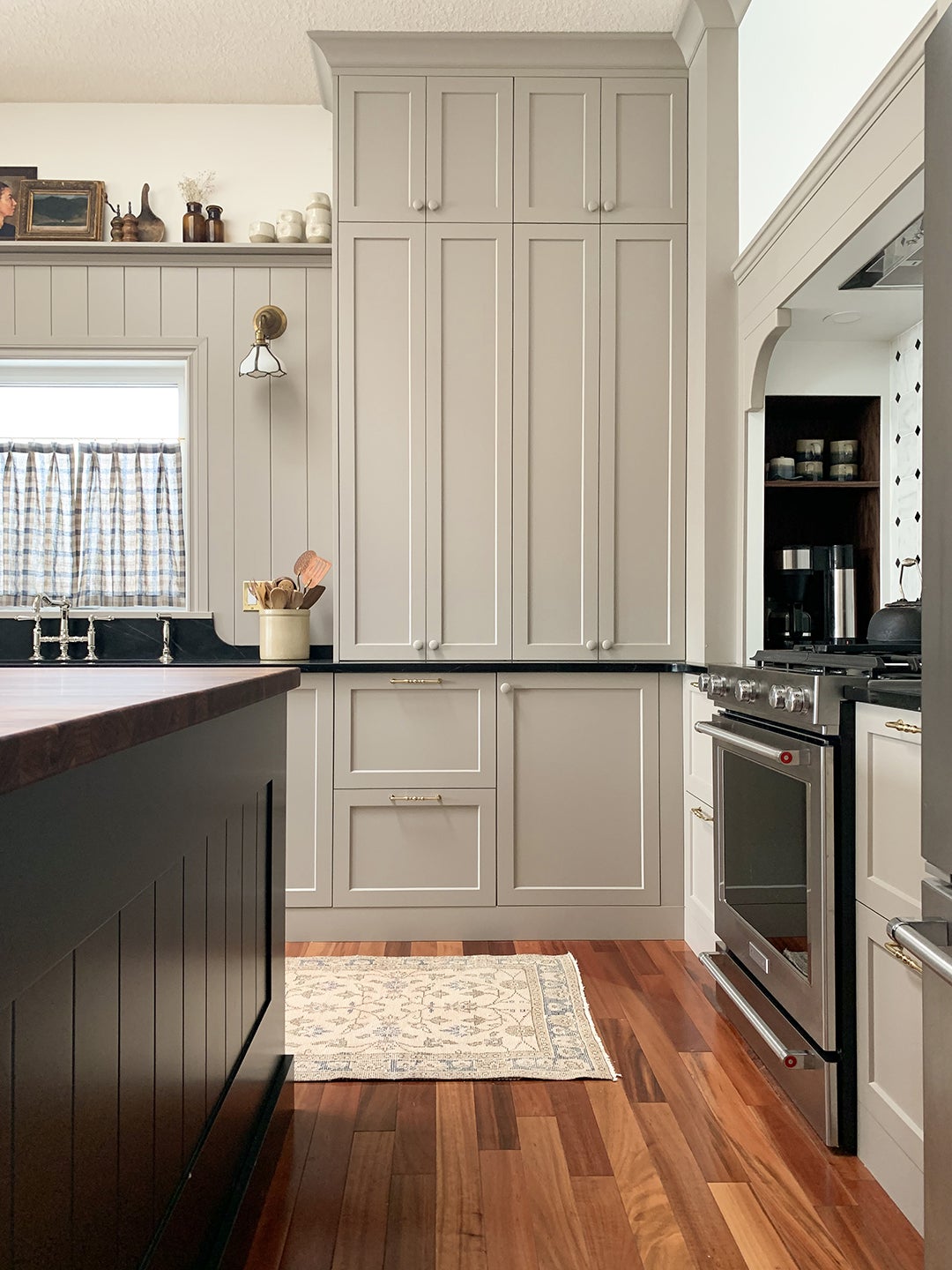 Tearing Out a Corner Pantry Fixed Multiple Layout Problems in This Canadian Kitchen