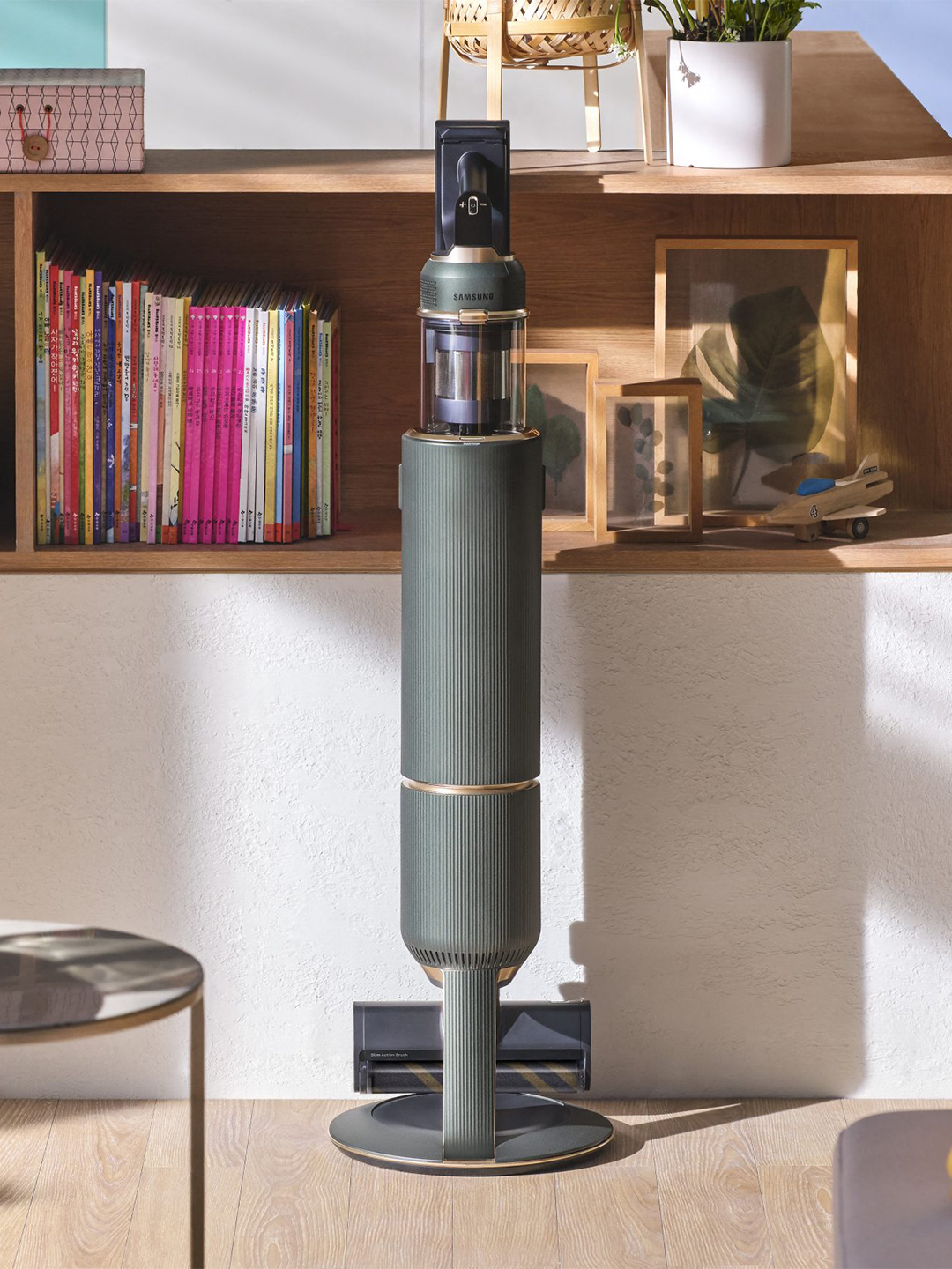 A Review of Samsung’s New Bespoke Jet Cordless Vacuum domino