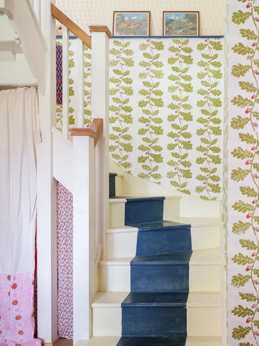 wallpapered stairwell