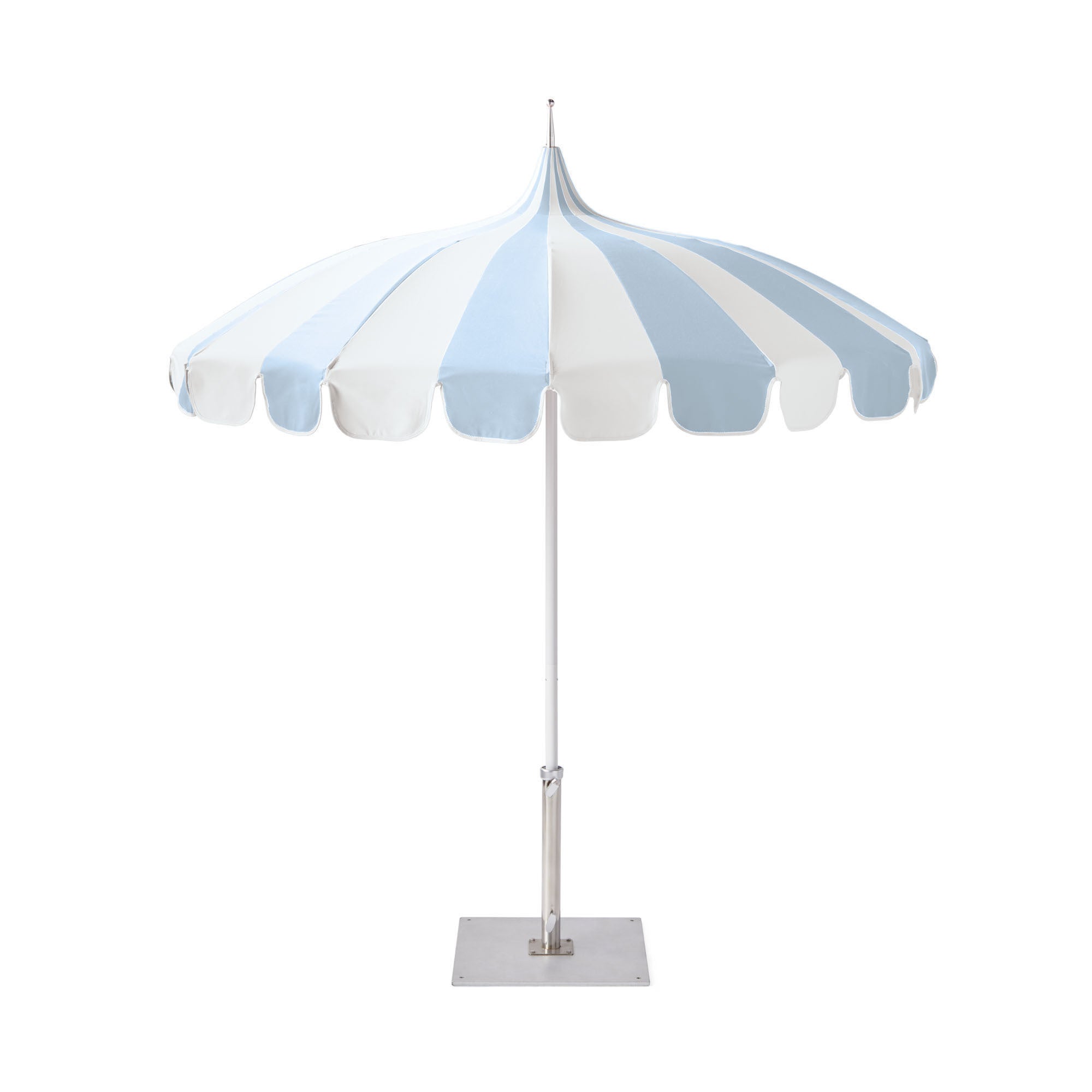 Our Favorite Windproof Serena & Lily Umbrella Is $260 Off for July 4th