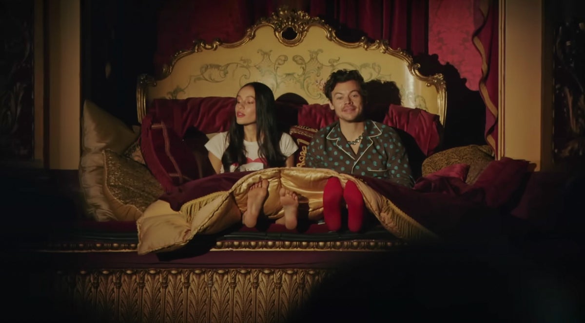 We’re Stealing These 3 Bedding Looks From Harry Styles’s New Music Video