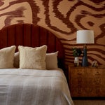 wood grain patterned wallpaper
