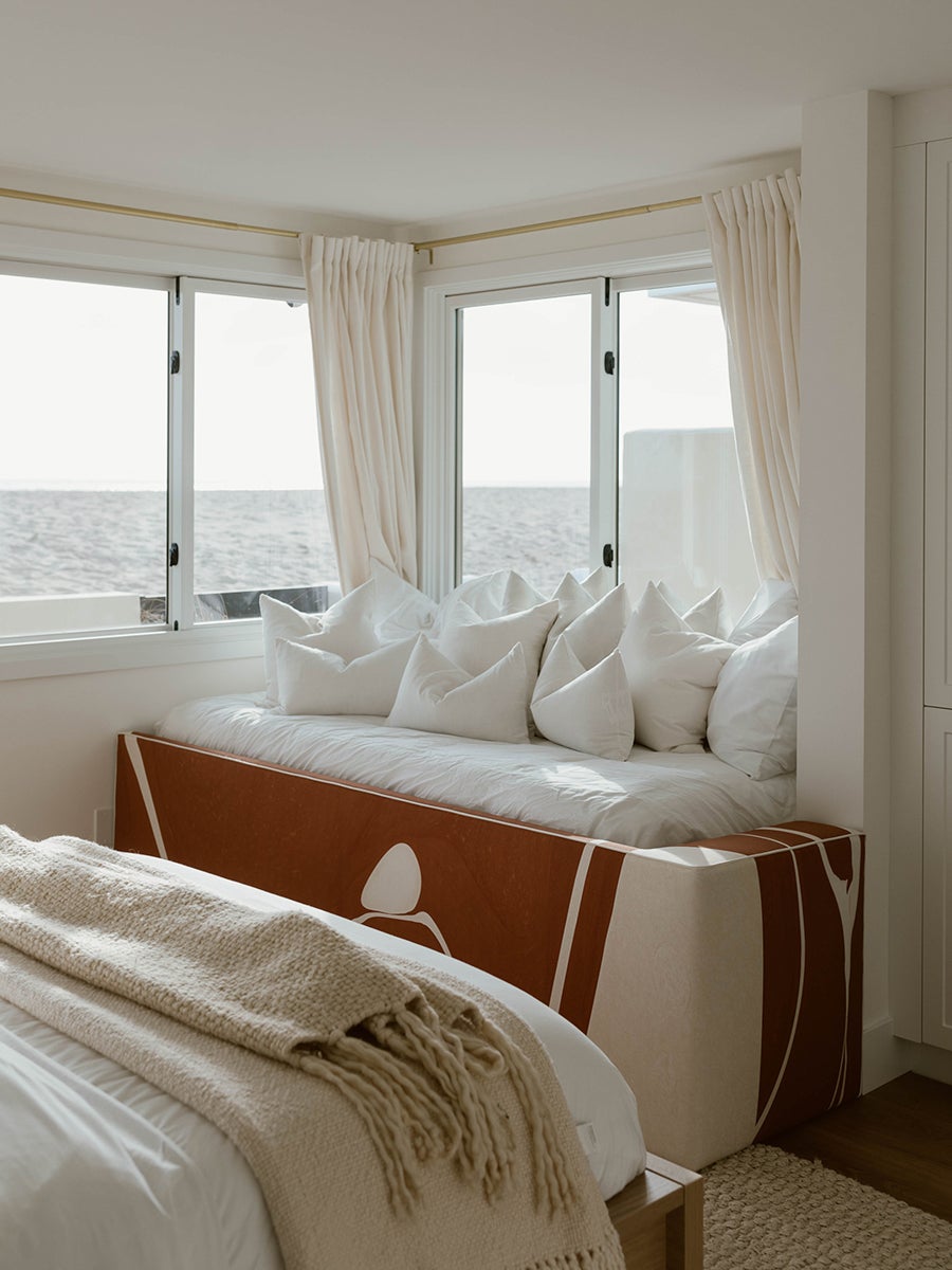 bedroom with built-in window seat