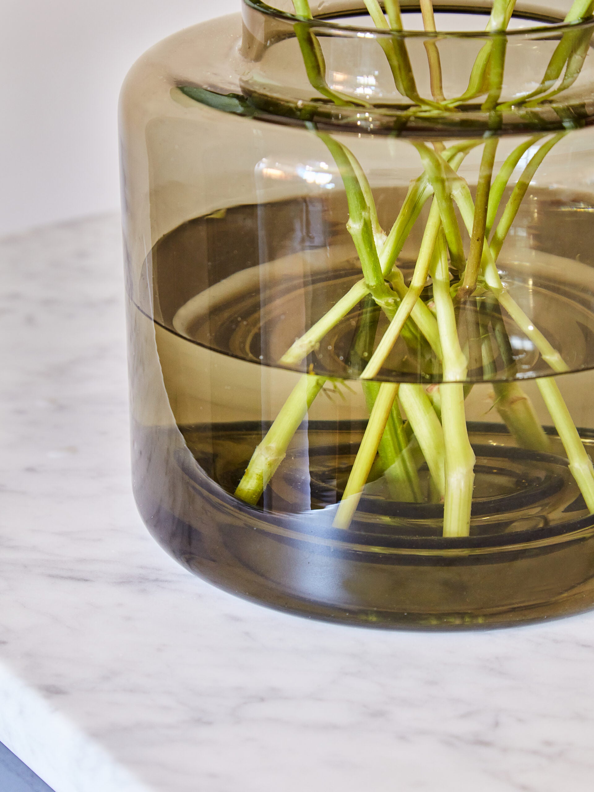 IKEA’s New Vase Has a Hidden Feature That Makes Every Arrangement Look Professional