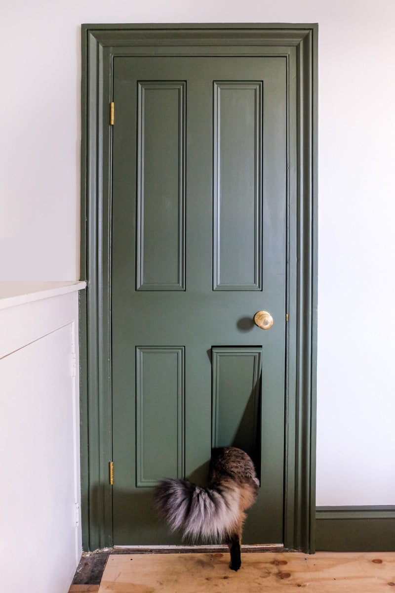 3 Ways to Hide Your Cat’s Unsightly Litter Box in Plain Sight