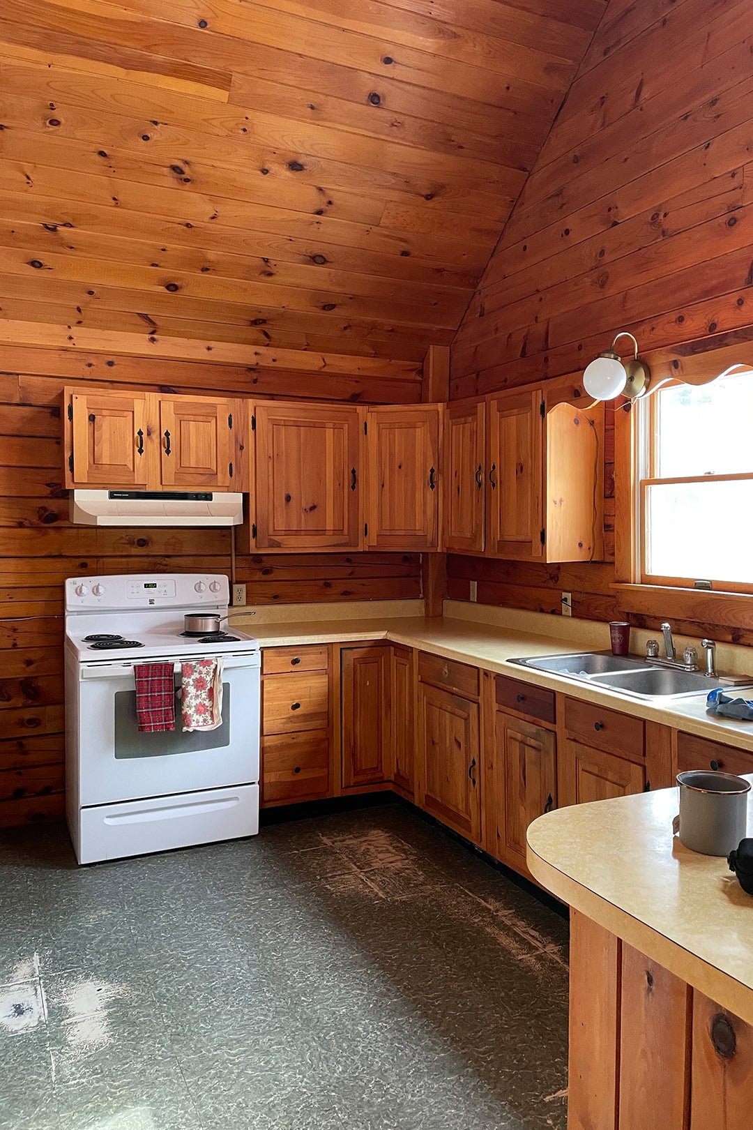 It Took 5,000 Square Feet of Wood Stain to De-Orangeify This Maine Cabin