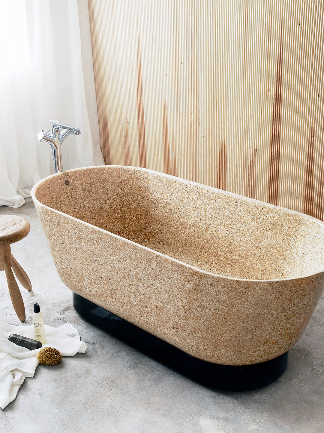 wood resin bathtub