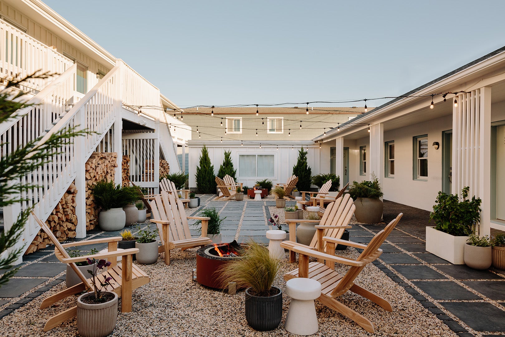 Motel outdoor courtyard with chairs