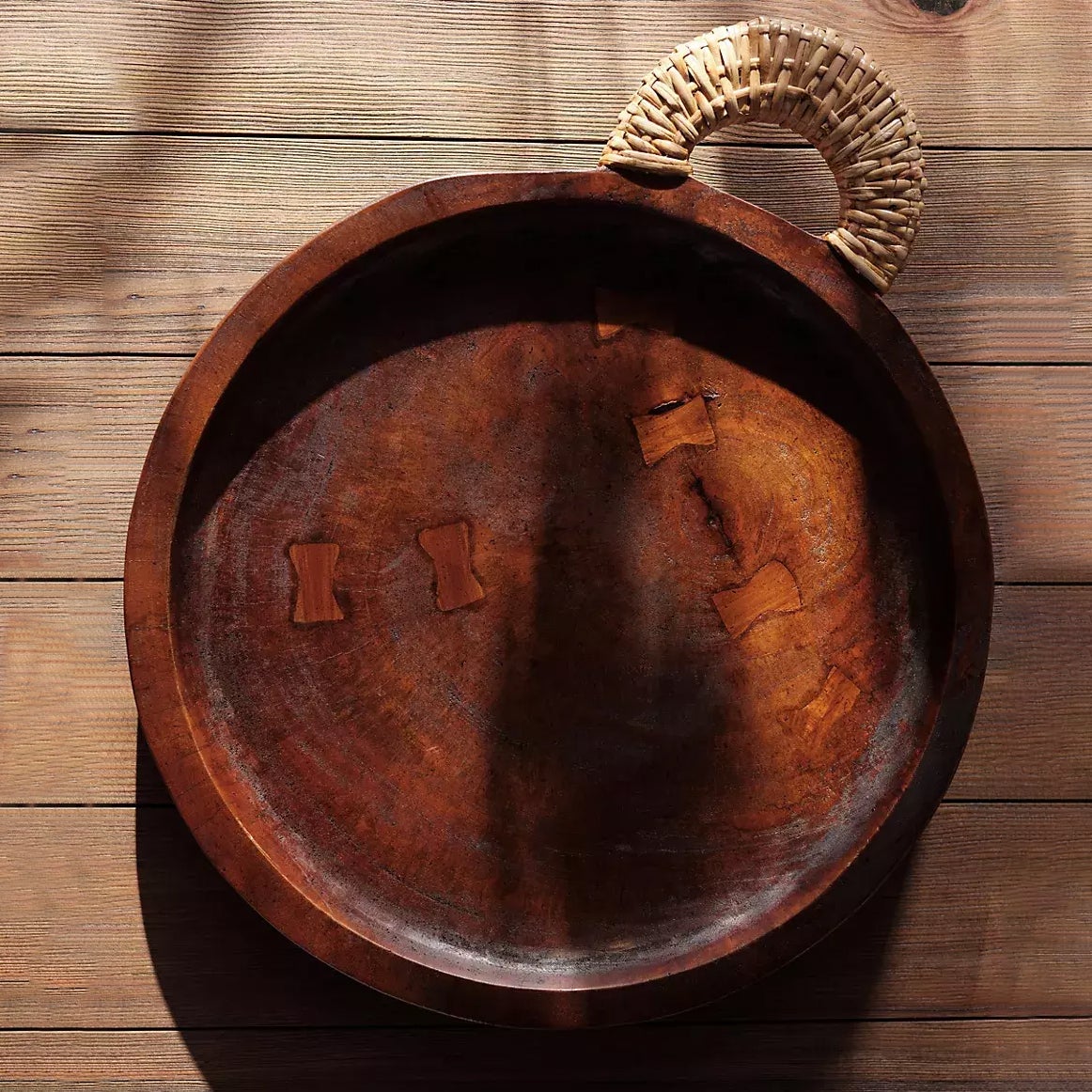 Round wood tray with rattan handle