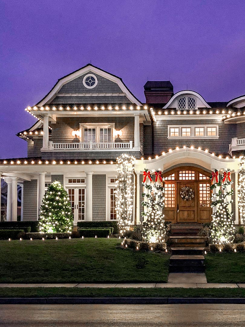 The Results Are In: This Is the Most Popular Outdoor Holiday Lighting