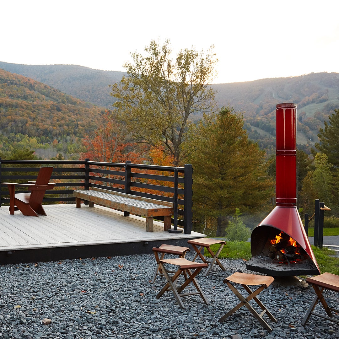 Cozy Winter Vibes (Claw-Foot Tubs! Wood-Burning Stoves!) Await You at the Best Hotels in the Catskills
