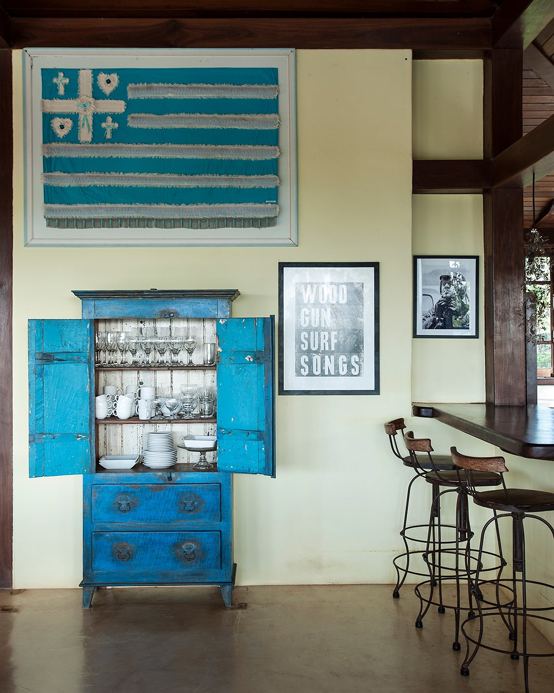 Must-haves at the Novogratzes' Brazilian beach house: a 20-seat dining table and carefree settings