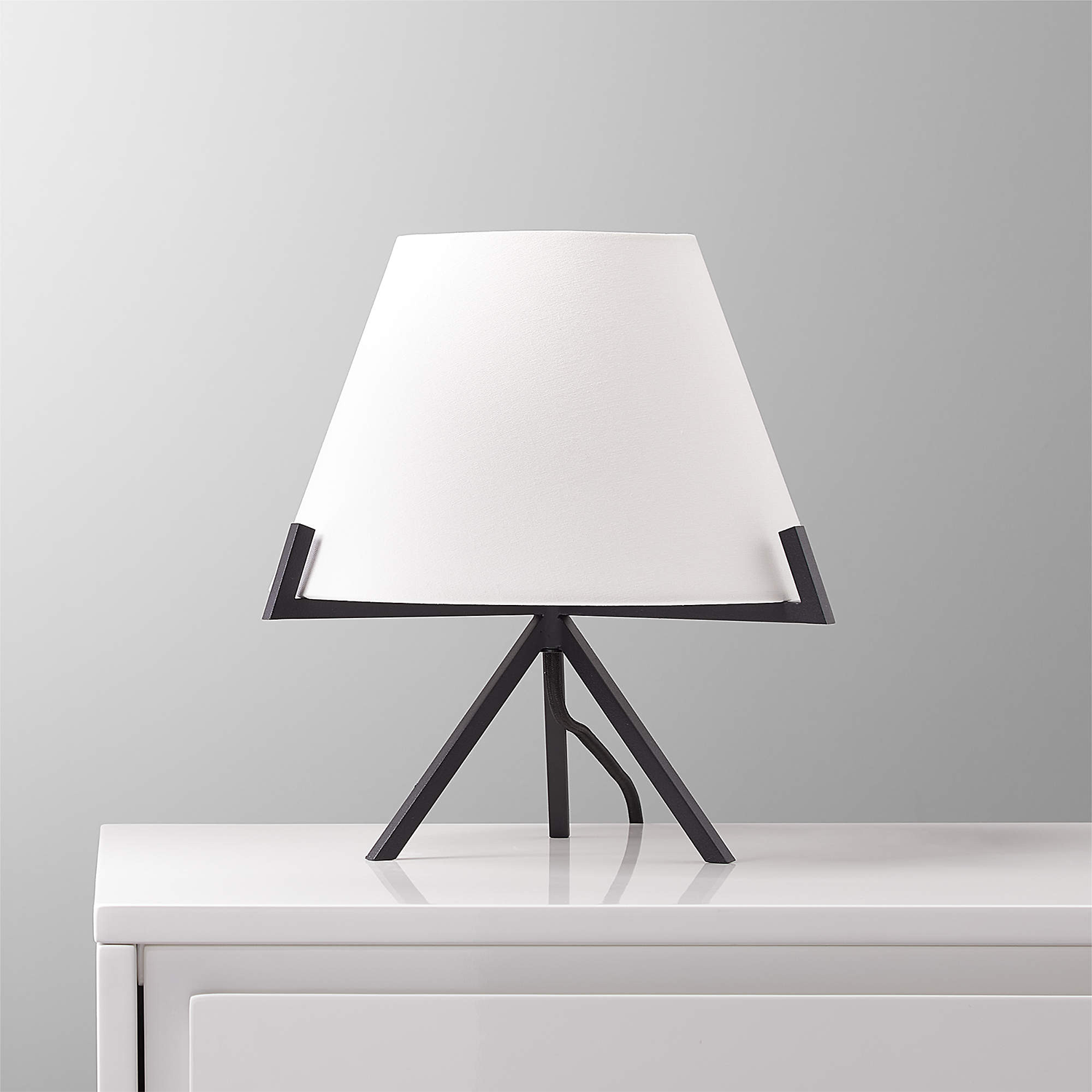 ORNADO SMALL BLACK TABLE LAMP