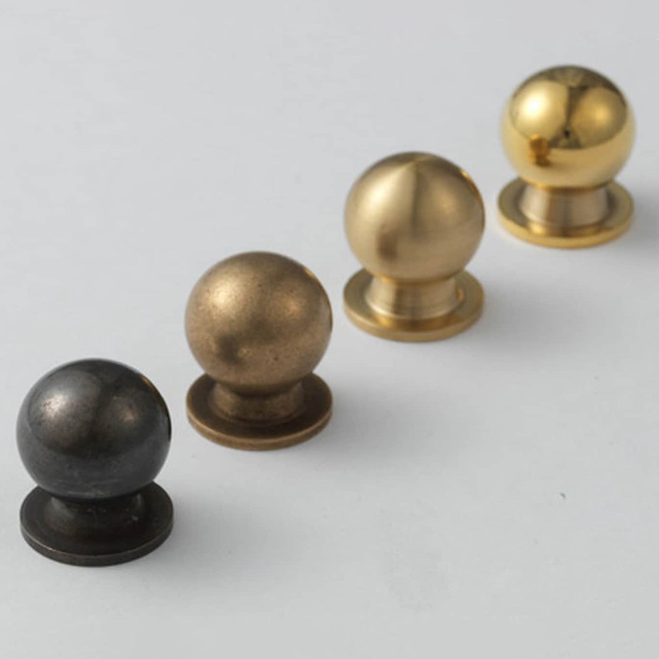 Rental Cabinet Knobs Aren’t Pretty, But These Cheap Swaps Are