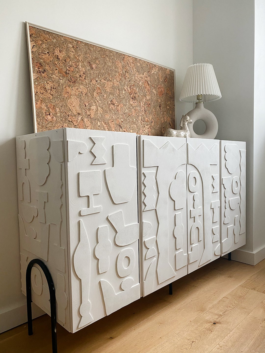 shapes on cabinet
