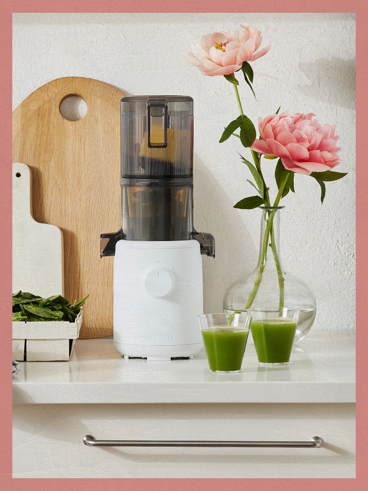 hurom 310a slow juicer in white