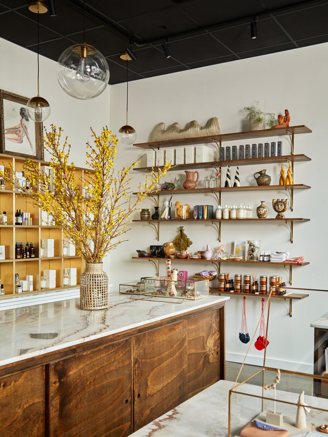 Sacrificing Square Footage for a Pink Onyx Island Paid Off in This New Jersey Shop