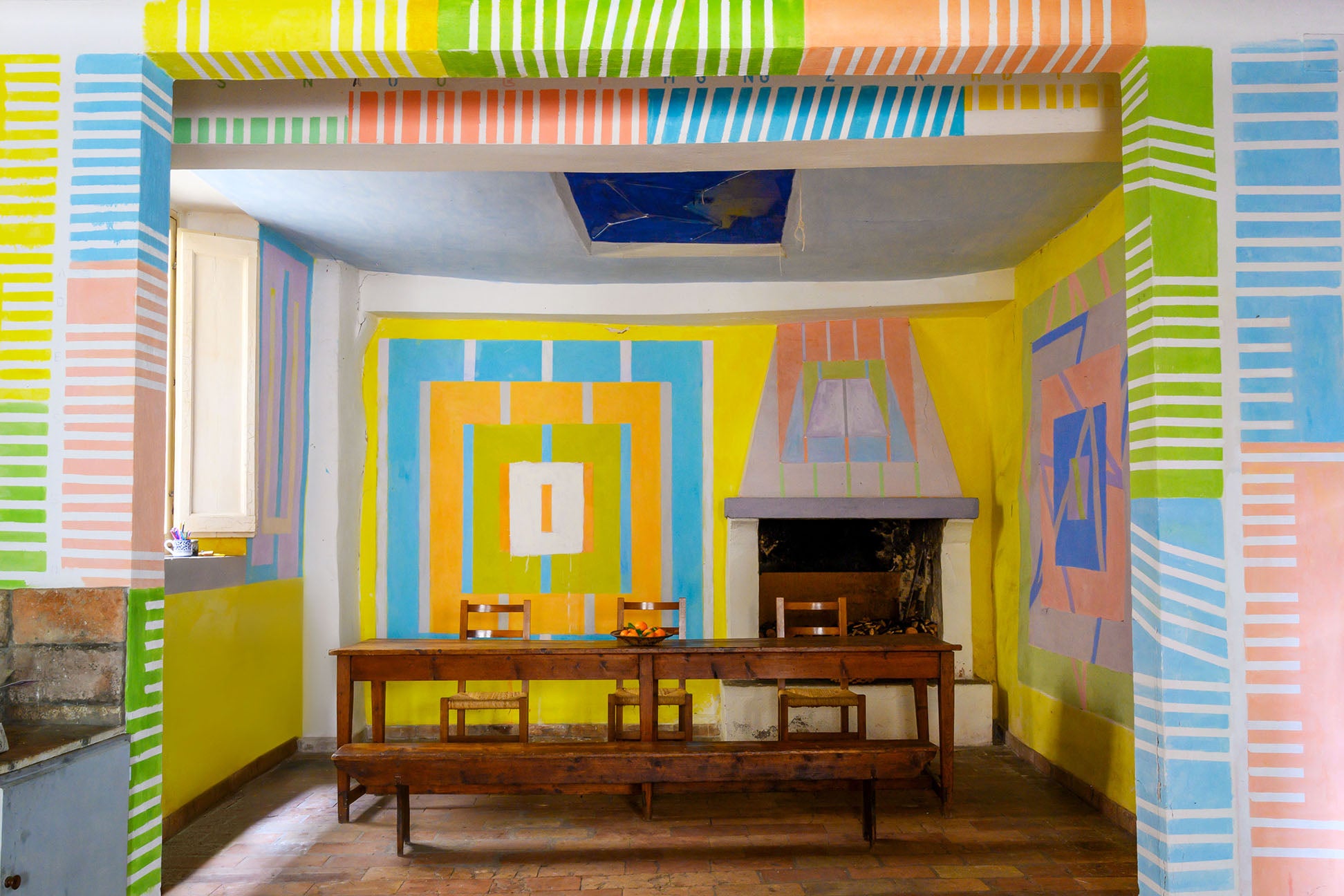colorful casa dipinta dining room