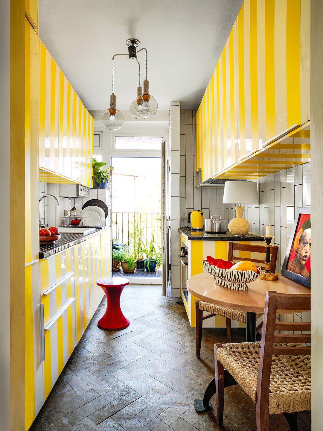 Tape—Not Paint—Transformed This London Kitchen Into an Italy-Inspired Paradise